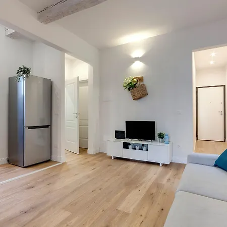 Abigail Apartment By Mamo Florence-3
